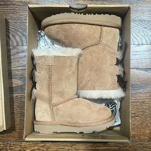 NEW and UNUSED! Ugg Bow Boot (Toddler)